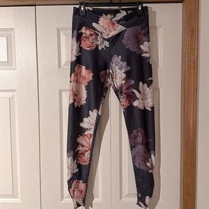 Like New Celestine Floral Leggings Size Large